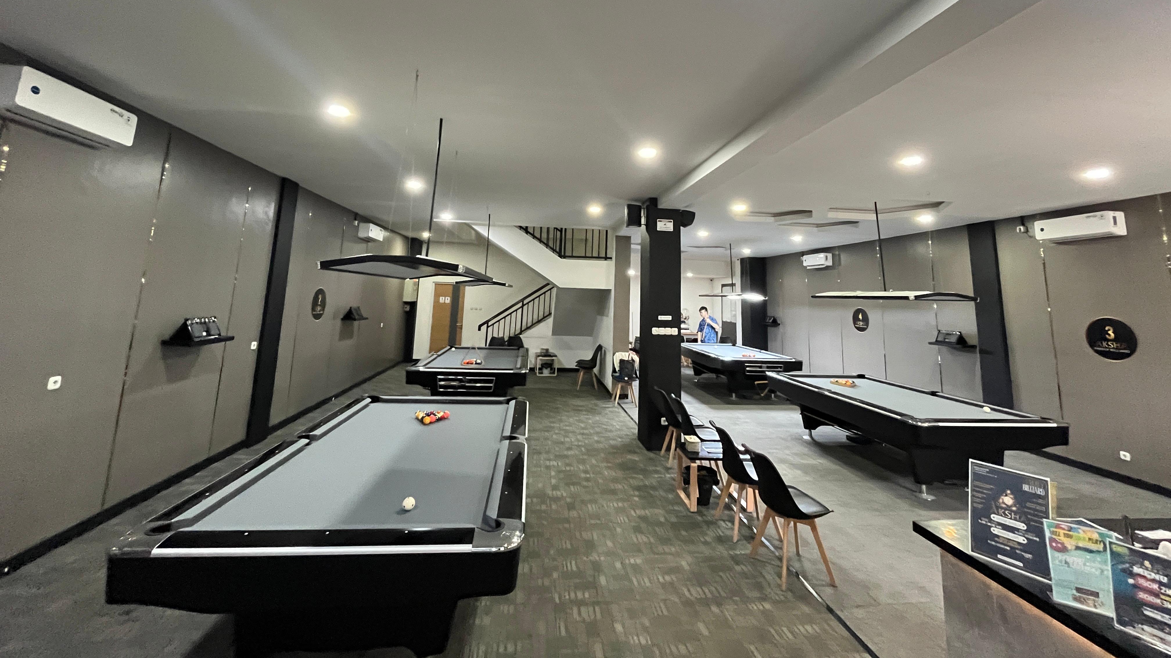 Suasana Aksha Billiard